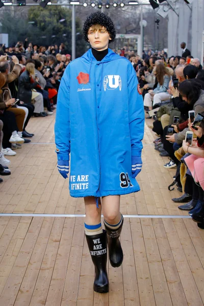 Look 76